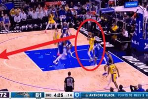 东契奇妙传篮下无人防守的文森特‍♂️后者放弃进攻选择传球